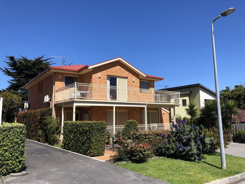 Angela's Beach Stays - Inverell Accommodation 1