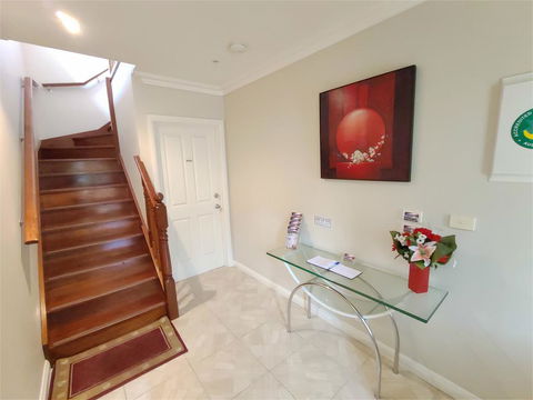 Angela's Beach Stays - Inverell Accommodation 2