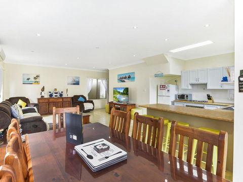 Anne's Beach Getaway - Inverell Accommodation 1