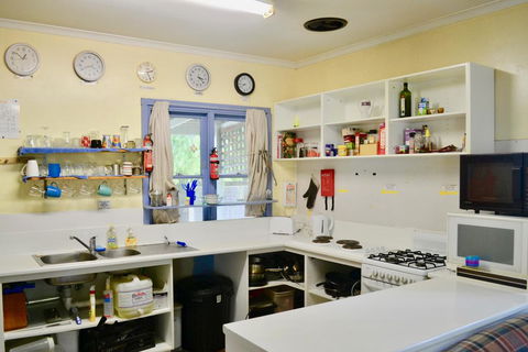 Apollo Bay Backpackers - Inverell Accommodation 3