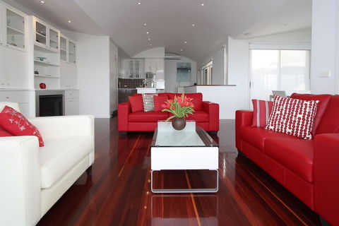Aqua Luna - Inverell Accommodation 0