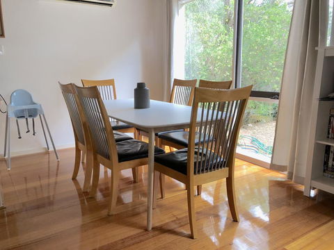Ariel's Beach House - Inverell Accommodation 2