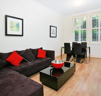 Art Deco in the Cul-de-Sac - Spacious Executive 1BR Potts Point Apartment in Quiet Cul-de-Sac - Inverell Accommodation