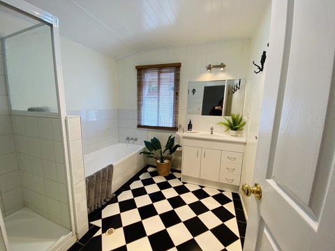 Ashbrooke Cottage - Inverell Accommodation 1
