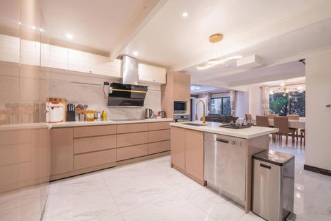 Luxury Living 2 Bedrooms 4 Beds 2B Athrooms In Southern Brisbane+ Parking - Inverell Accommodation 1