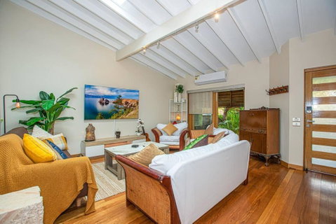 Luxury Retreat Home - 4bed House W/Parking - Mins From CBD - Inverell Accommodation 2