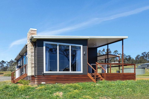 Magpie Two - Two For Joy Estate - Inverell Accommodation 0