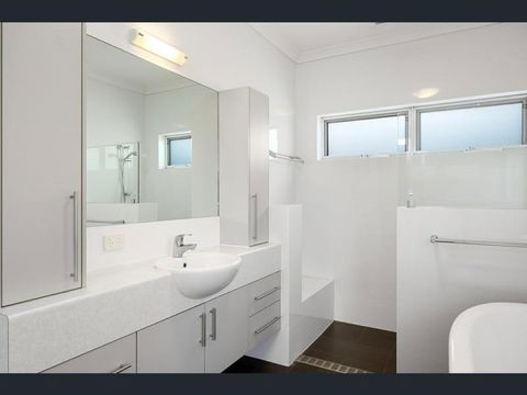 Maison De Samy Entire Swan River Bliss Australia - Inverell Accommodation 3