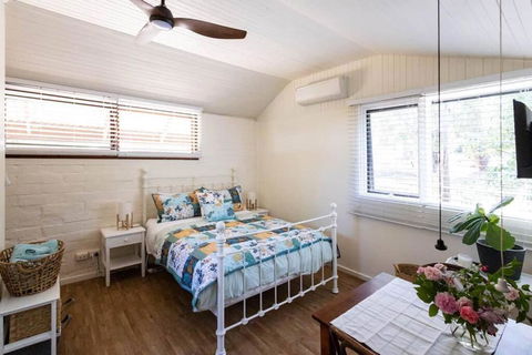Maldon Cosy Garden Cottage - Charming One Room Studio - Inverell Accommodation 2