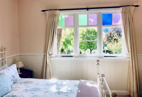 Maple Hill Cottage - Inverell Accommodation 0