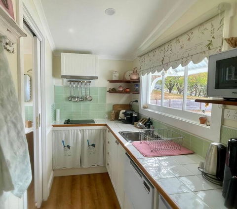Maple Hill Cottage - Inverell Accommodation 3