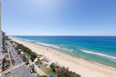 Meriton Suites Surfers Paradise - Inverell Accommodation 3