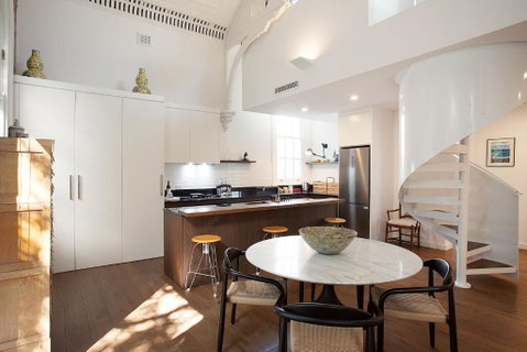 Mezzanine Magic, Bondi Junction - Inverell Accommodation 3