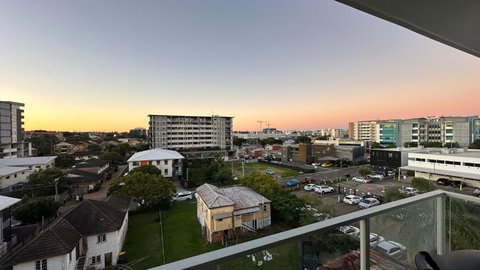 Modern 2-Bed 2-Bath - Walk To Hospital & Westfield - Inverell Accommodation 2