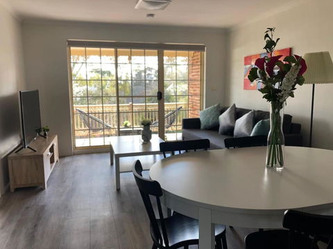 Modern 2BR Apartment With Parking - Inverell Accommodation 0