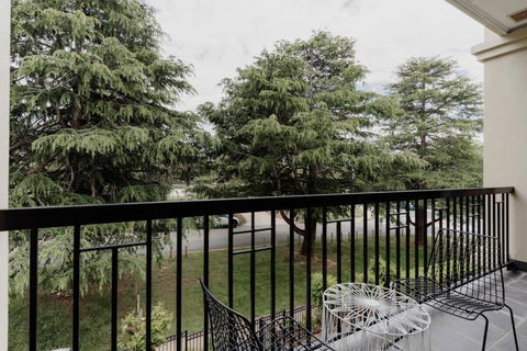 Modern Apartment In The Heart Of Canberra - Inverell Accommodation 1