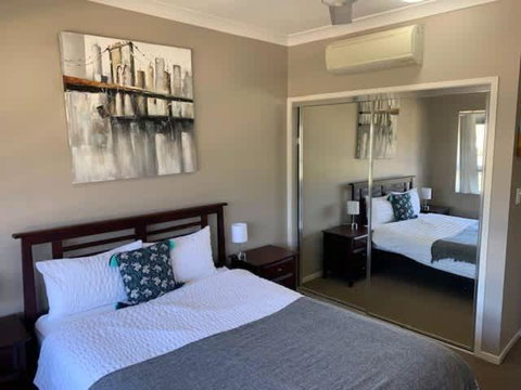 Modern Beach Apartment - Inverell Accommodation 2
