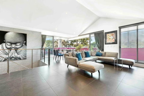 Modern Spacious 3 Bedroom Penthouse In Enmore - Inverell Accommodation 3