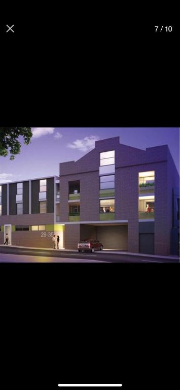 Modern Spacious 3 Bedroom Penthouse In Enmore - Inverell Accommodation 1