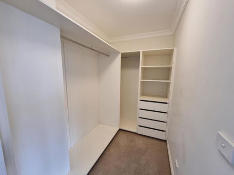 Modern Narre Warren Three Bedroom Townhouse, Close To Fountain Gate SC - Inverell Accommodation 2