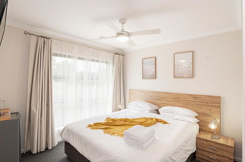 Morview Holiday Homes-Giraffe - Inverell Accommodation 0