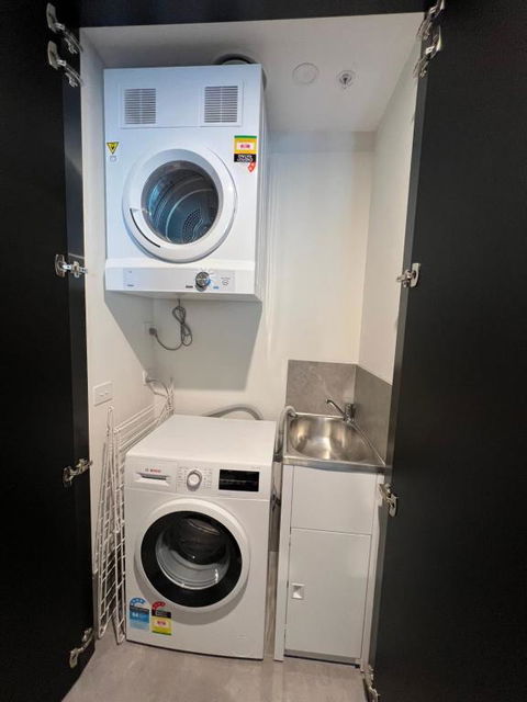 New Modern 1BR Apt Near Dickson - Inverell Accommodation 2