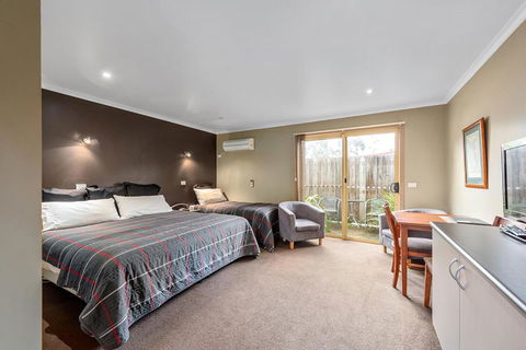 Motel Strahan - Inverell Accommodation 1