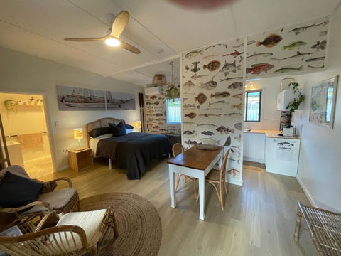 MrandMrs Fish Cabins - Inverell Accommodation 3