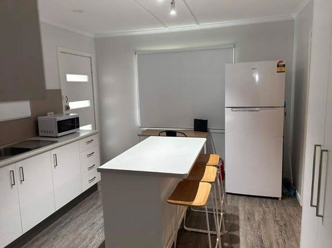 Mt Isa - Emerald Gem 3 Bedroom Home QUIET AREA - Inverell Accommodation 2