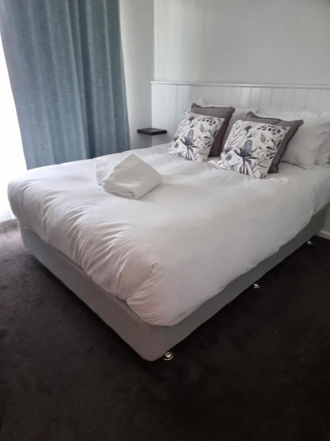 Myrtleford Hotel - Inverell Accommodation 2