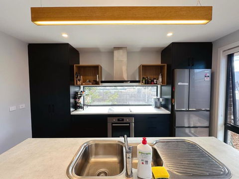 New Kingston Trampoline House - Inverell Accommodation 3