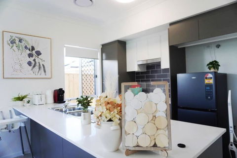 New Utopia 4 Bedrooms House Near Springfield - Inverell Accommodation 3