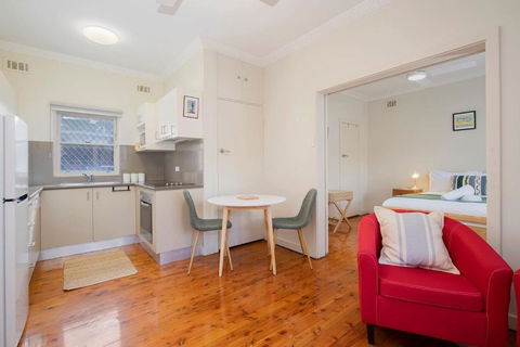 Newcastle Nook - Convenient Comforts In The CBD - Inverell Accommodation 3