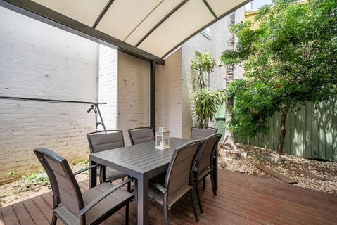 Newtown Nest - Chic Terrace Living Off King Street - Inverell Accommodation 2