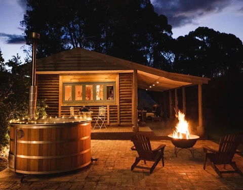 Nug Nug Park Cabin - Inverell Accommodation 0