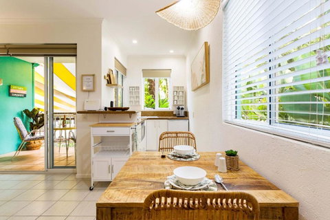 Oasis Luxe On Macrossan Street - Stylish Residence - Inverell Accommodation 3