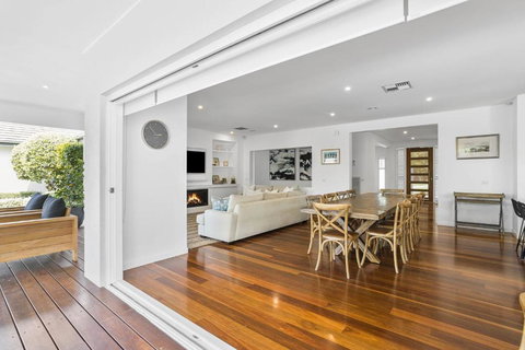 Oasis Portsea - Inverell Accommodation 3