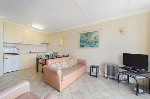 Ocean Court 8 13 Lord Street - Inverell Accommodation 3