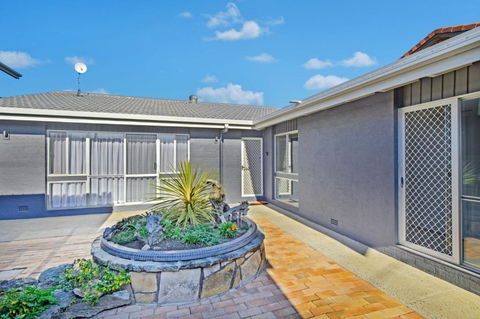 Ocean Paradise - Inverell Accommodation 1
