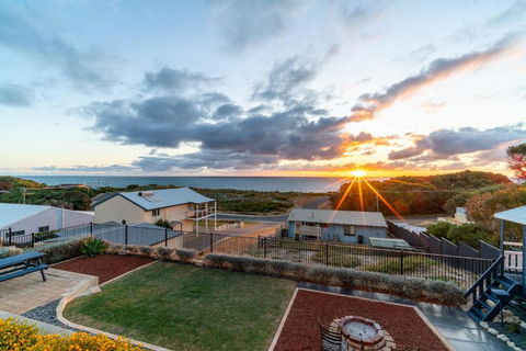 Ocean View Retreat - Best View In Town - Inverell Accommodation 0