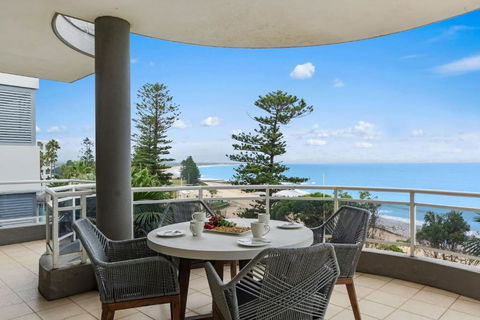 Ocean Vista Escape - A Lofty Beachfront Penthouse - Inverell Accommodation 1