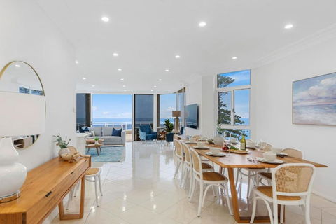 Ocean Vista Escape - A Lofty Beachfront Penthouse - Inverell Accommodation 2