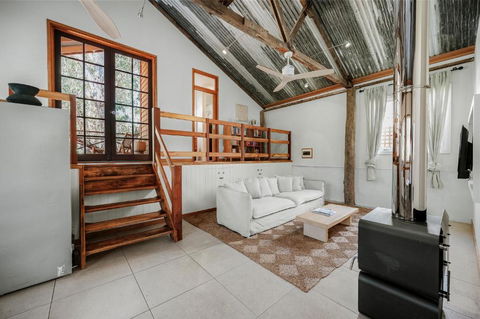 Orchard Cottage - Quiet Farm Escape - Inverell Accommodation 2