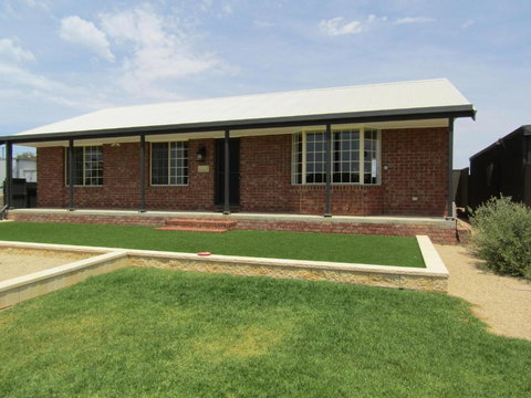 Our Little Beach House - Inverell Accommodation 0