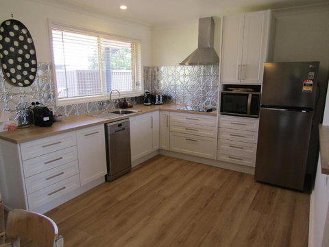 Our Little Beach House - Inverell Accommodation 1