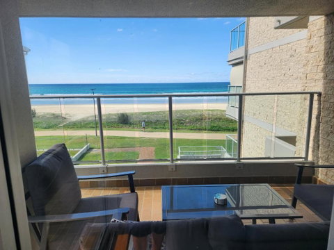 Pacific Surf Absolute Beachfront Apartments - Inverell Accommodation 1