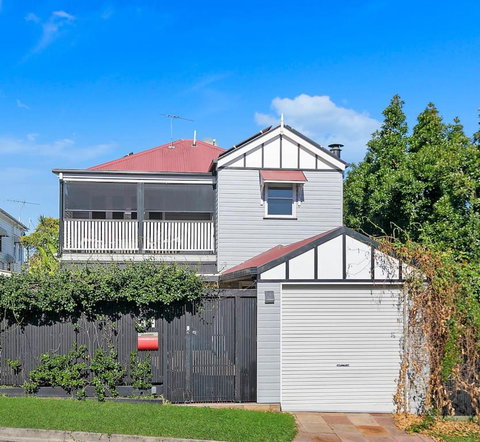 Paddington Cottage - A Classic Queenslander Stay - Inverell Accommodation 0