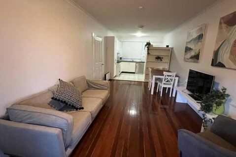 Paddington Pad With Back Deck And Free Car Space Close To Suncorp - Inverell Accommodation 1