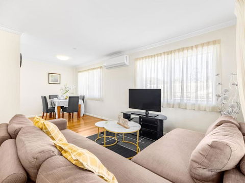 Peaceful 3BR Comfy Unit Sunnybank Near Everything - Inverell Accommodation 2