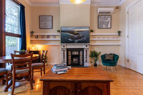 Peaceful And Stylish Petersham Aparttment With Parking - Inverell Accommodation 0